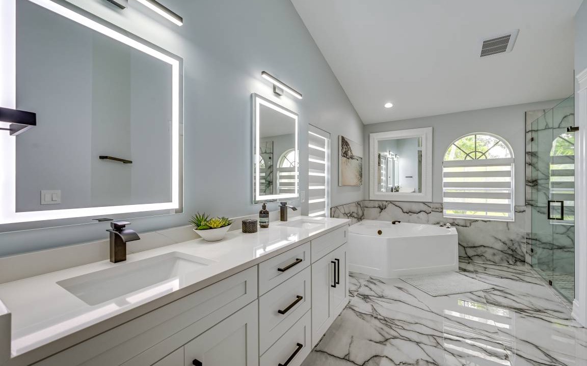 Photo of Bathroom in Crown Pointe