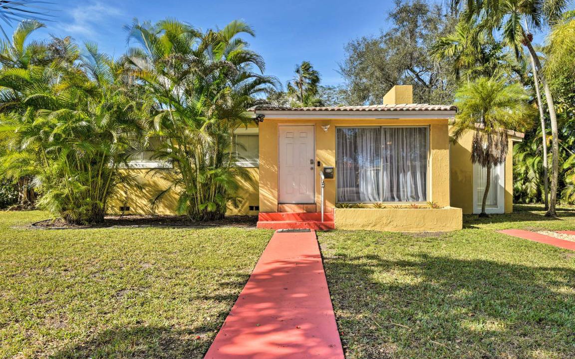 Photo of Buildings in Miami Springs