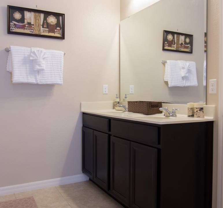 Photo of Bathroom in Trafalgar Village
