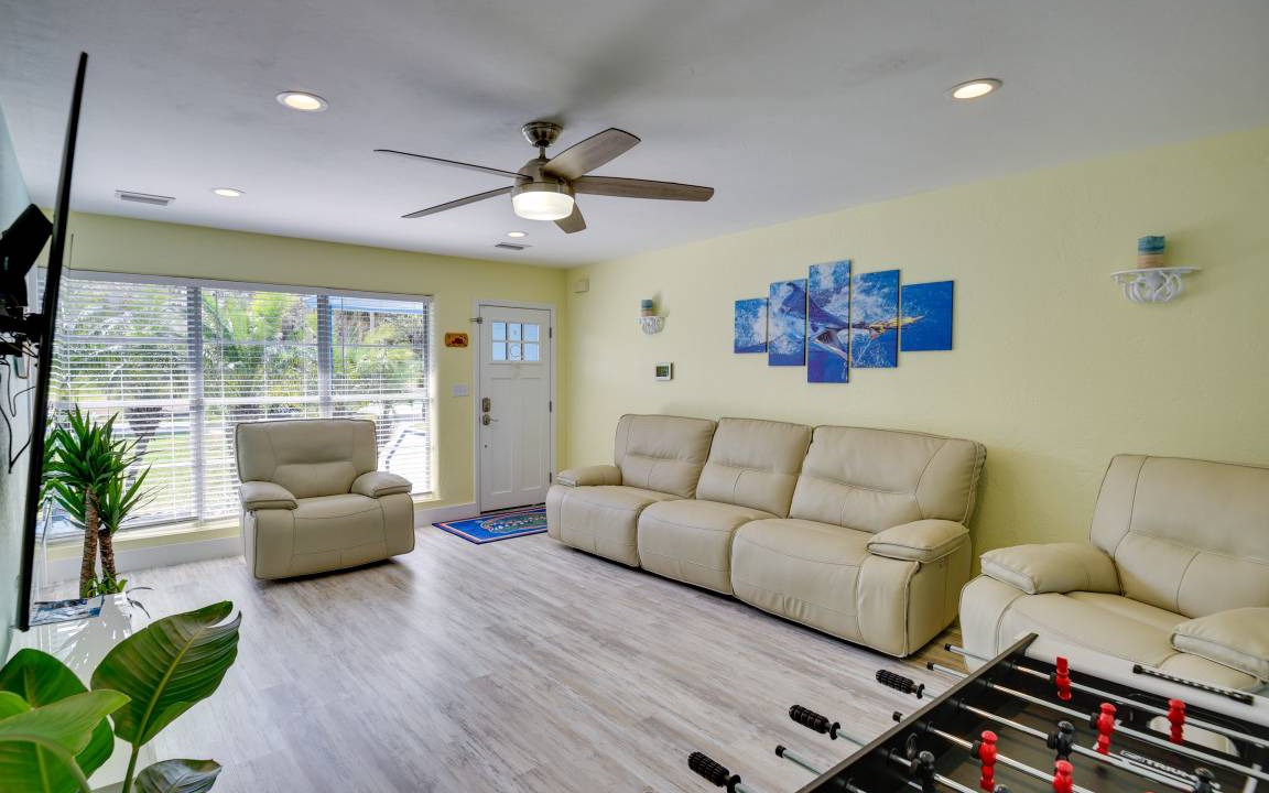 Photo of Livingroom in Harbor Oaks