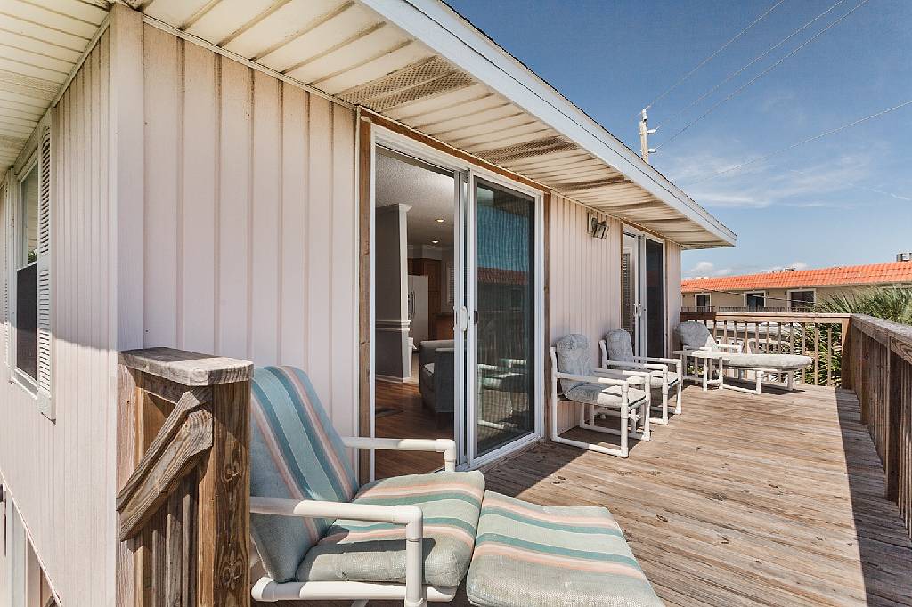 Photo of Patio Balcony in Surfcrest Village
