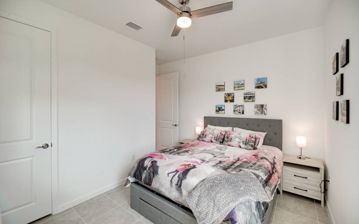 Photo of Bedroom in River Hall