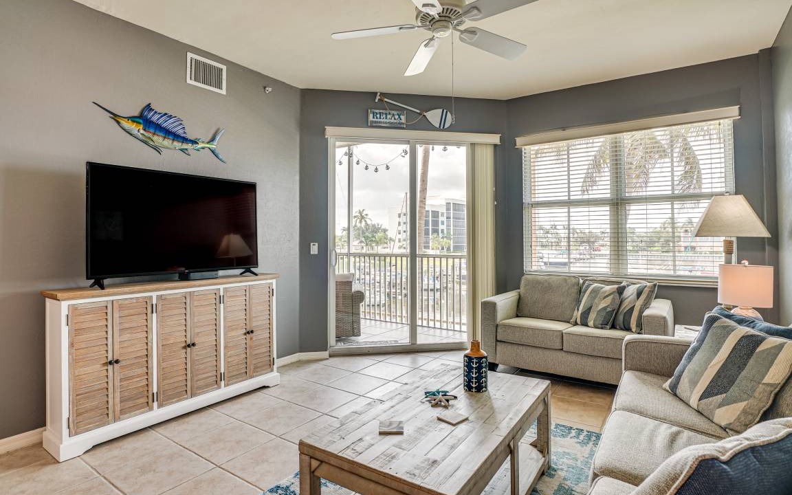 Photo of Livingroom in Burnt Store Marina