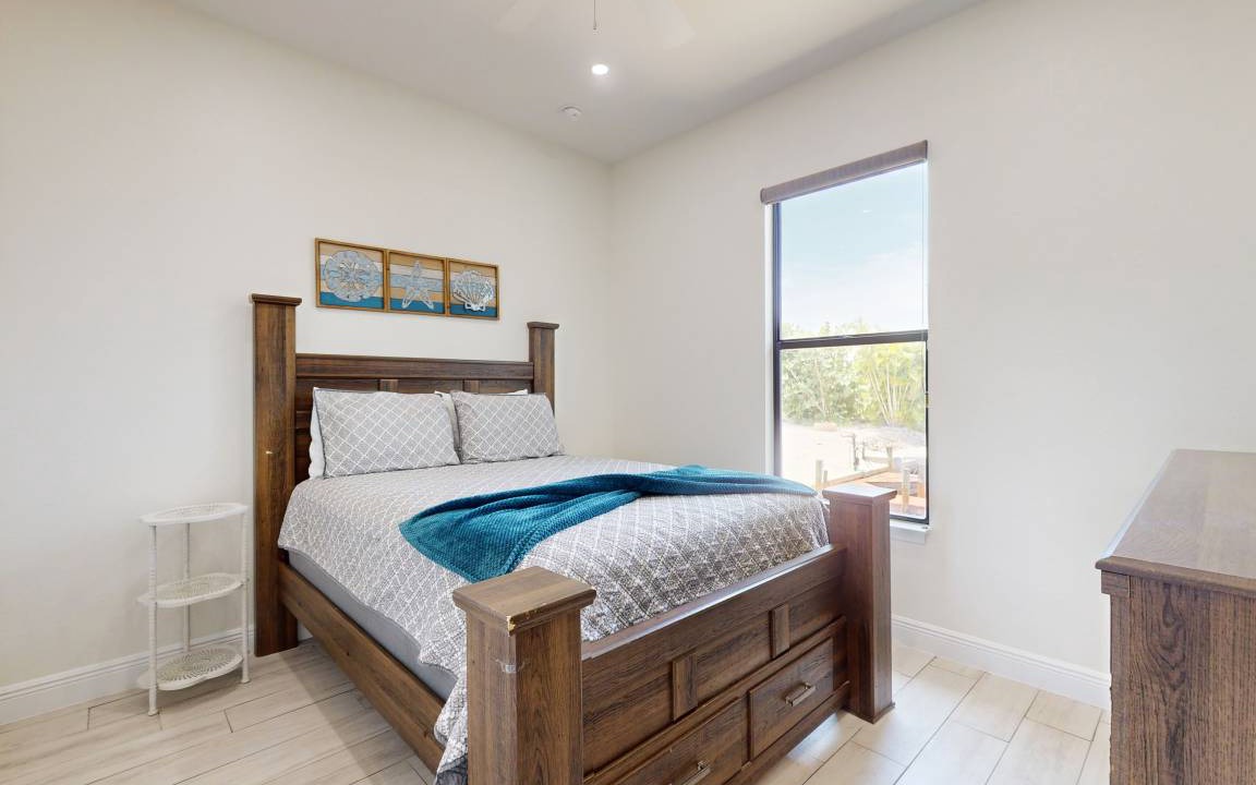 Photo of Bedroom in Bokeelia