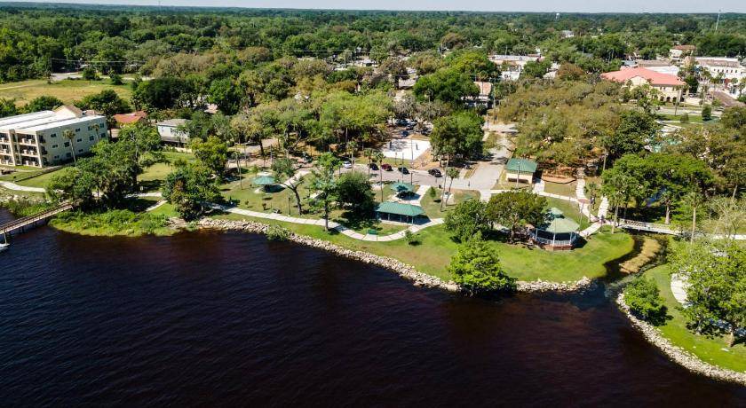 Photo of Others in Green Cove Springs