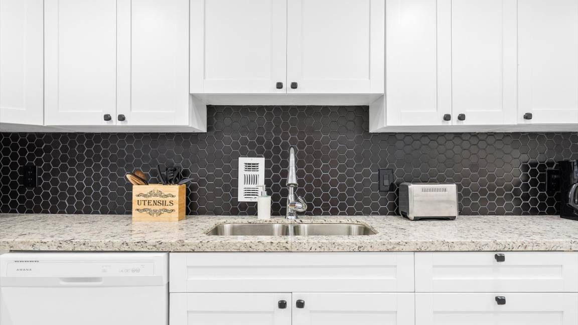 Photo of Kitchen in Hollywood South Central Beach