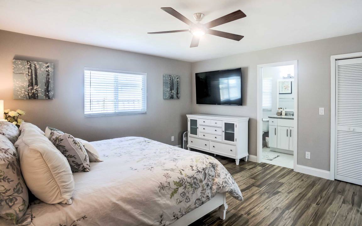 Photo of Bedroom in Naples Park