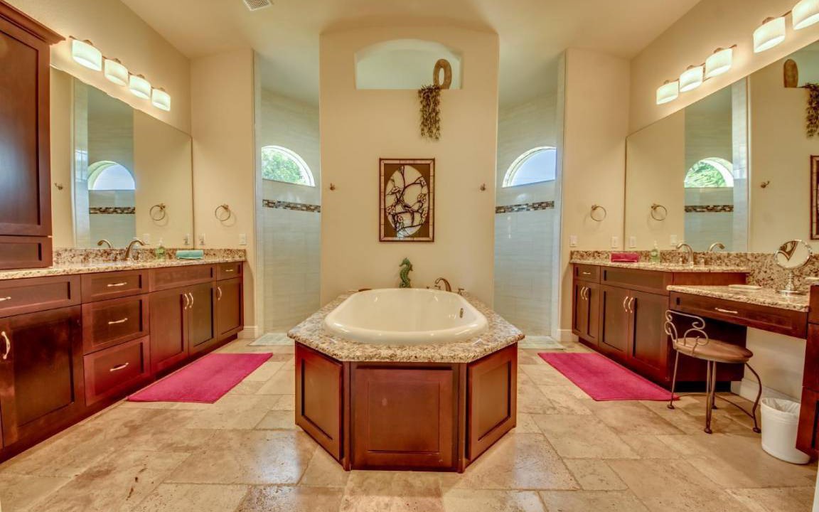 Photo of Bathroom in Pelican
