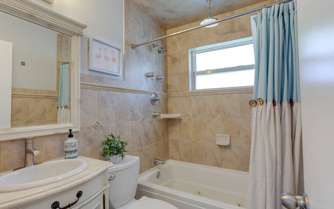Photo of Bathroom in Juno Ridge