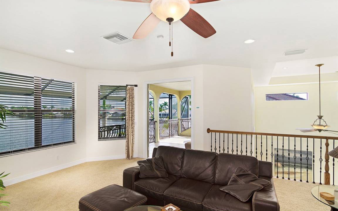 Photo of Livingroom in Eight Lakes