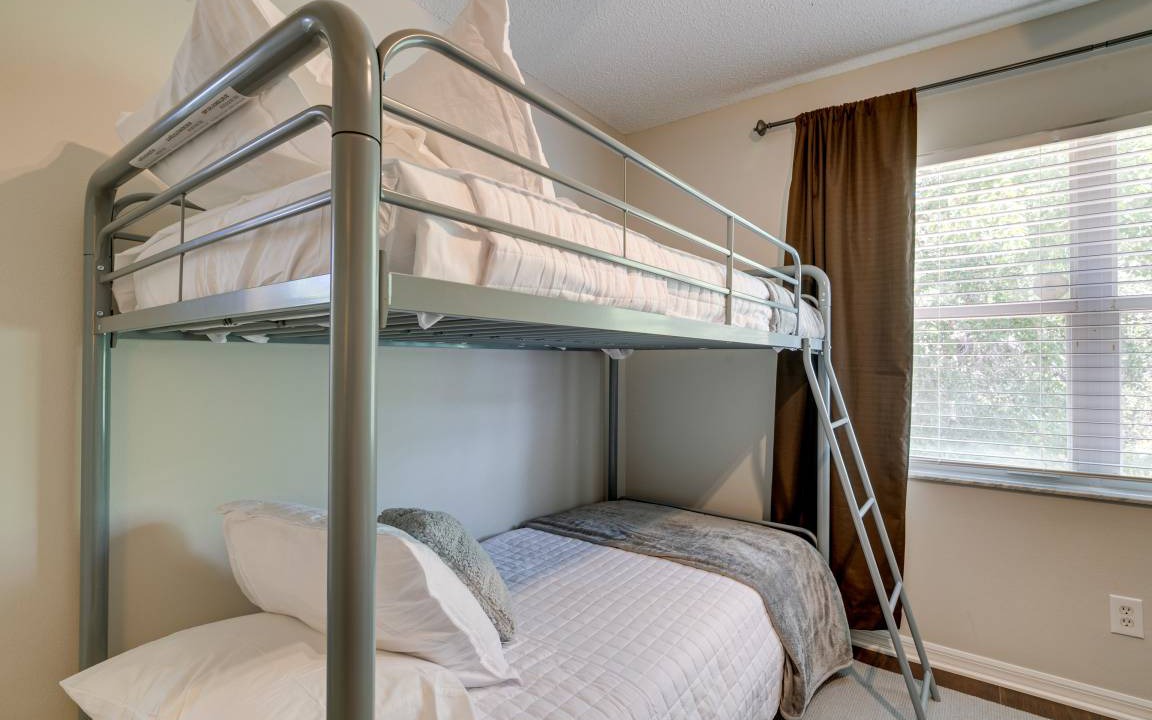 Photo of Bedroom in Berkeley Manor