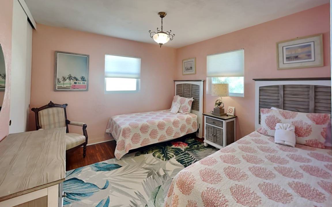 Photo of Bedroom in Plaza Shores