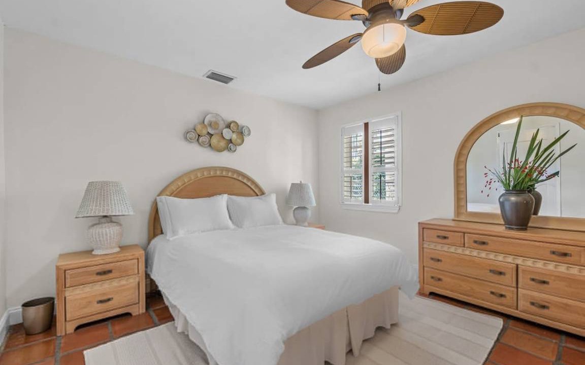 Photo of Bedroom in Northwood Shores
