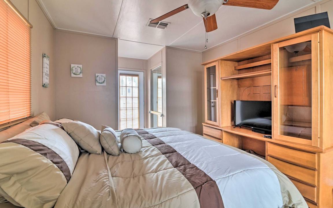 Photo of Bedroom in Auburndale