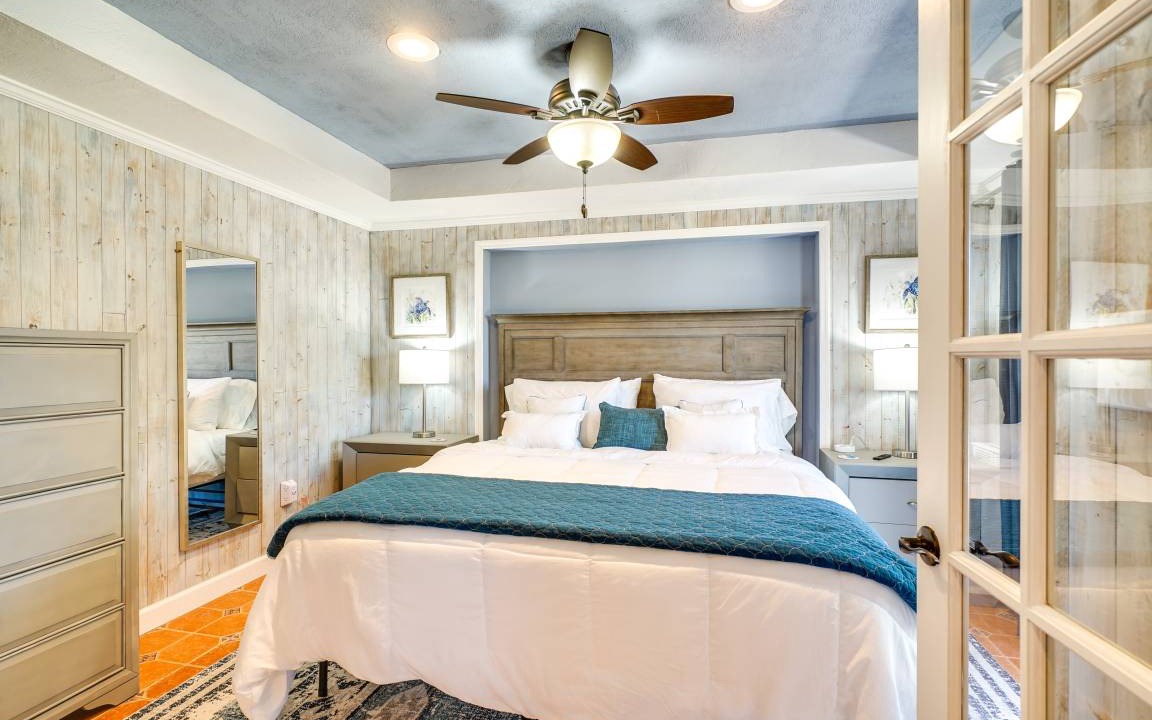 Photo of Bedroom in Edgewater