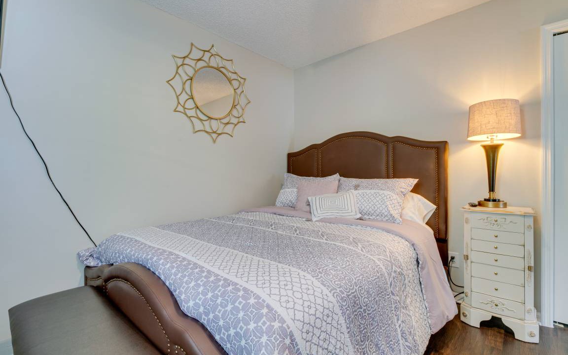 Photo of Bedroom in Berkeley Manor