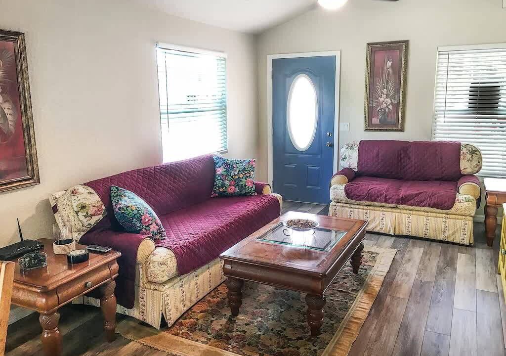 Photo of Livingroom in Pine Island Center