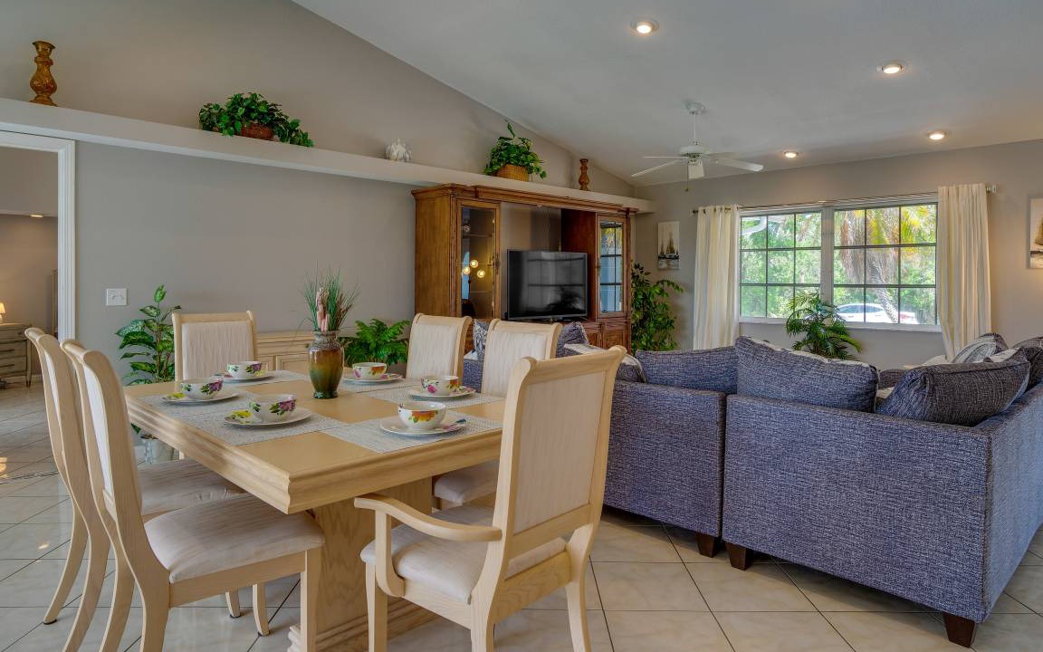 Photo of Livingroom in Englewood East