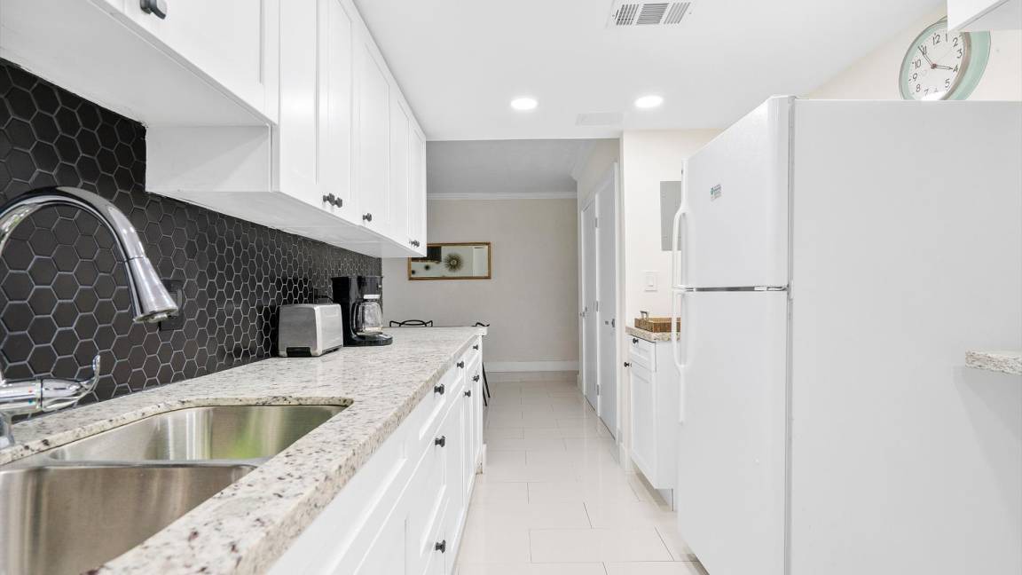 Photo of Kitchen in Hollywood South Central Beach