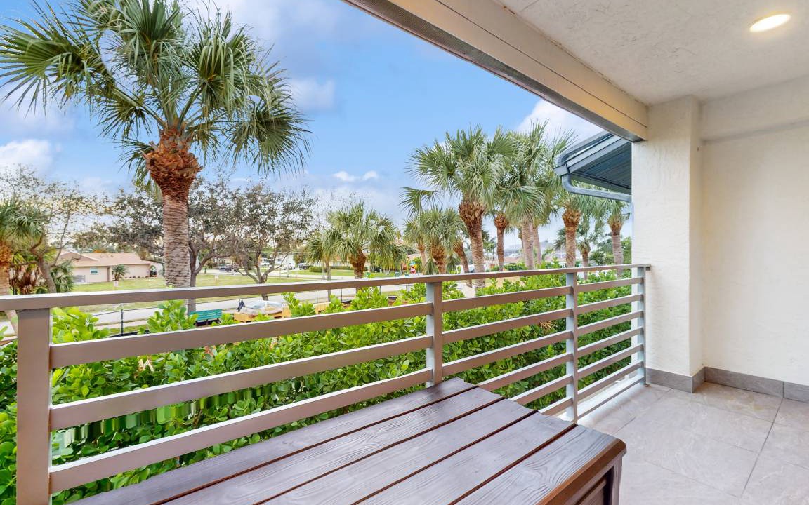 Photo of Patio Balcony in Isles of Capri