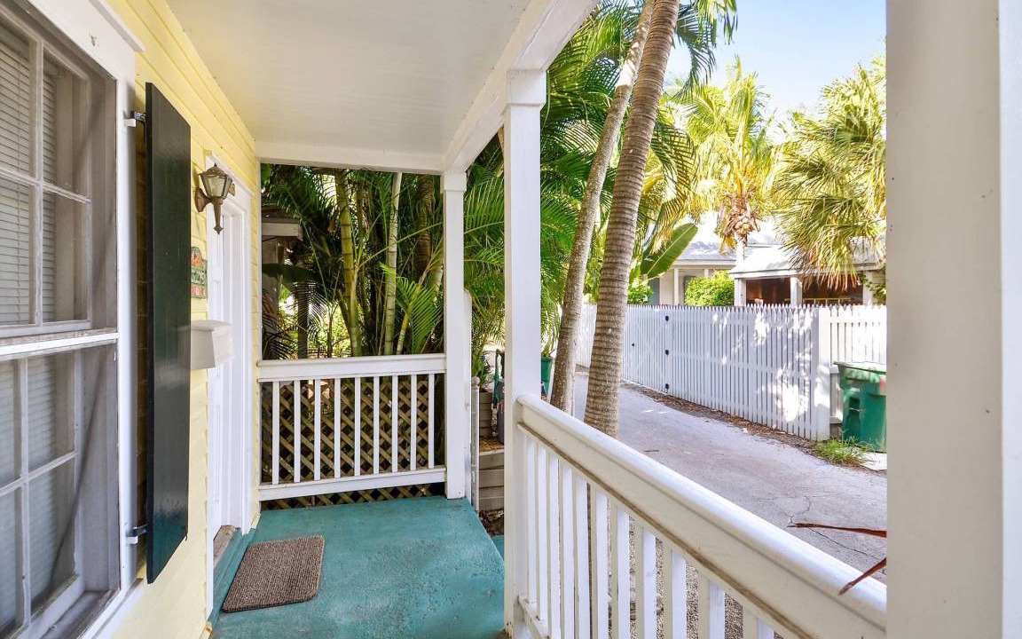 Photo of Patio Balcony in Historic Seaport