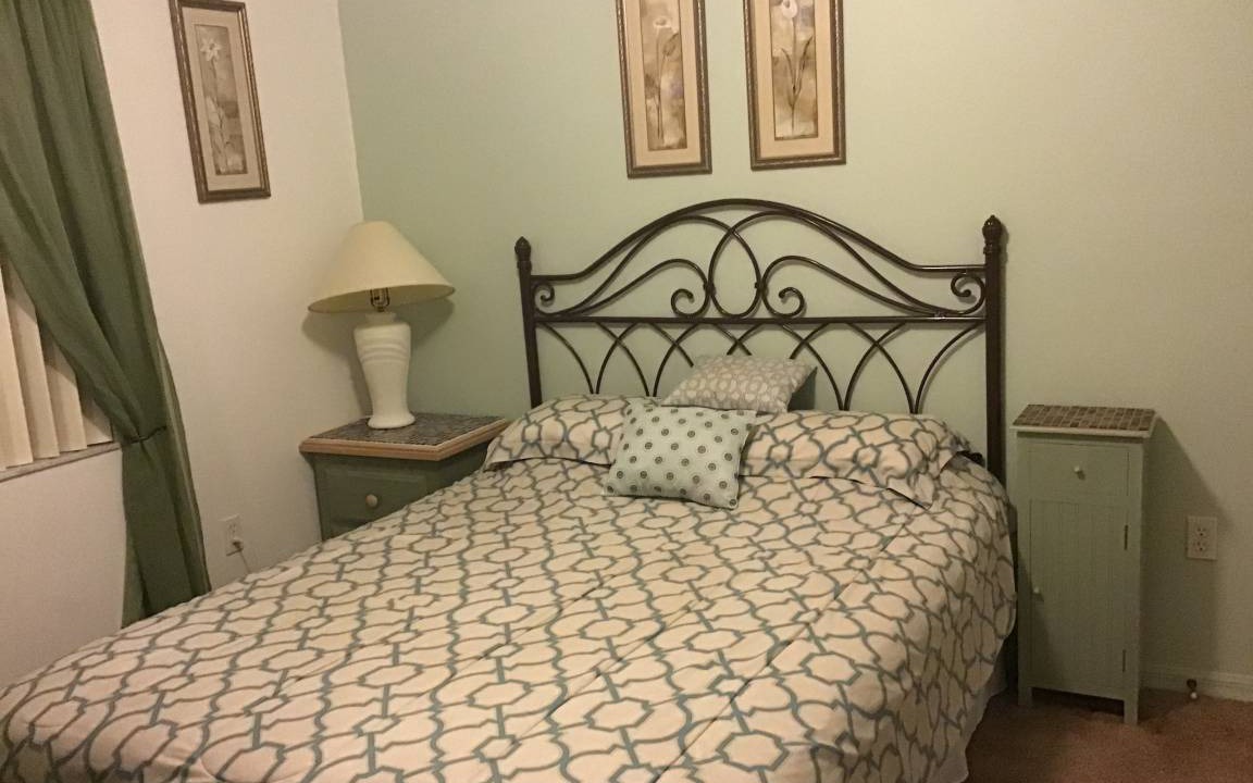 Photo of Bedroom in Crescent Lakes