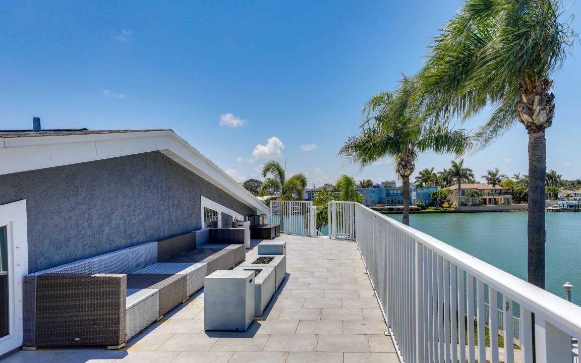 Photo of Patio Balcony in Causeway Isles