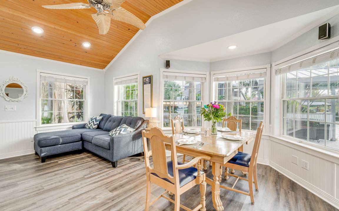 Photo of Livingroom in Cypress Gardens