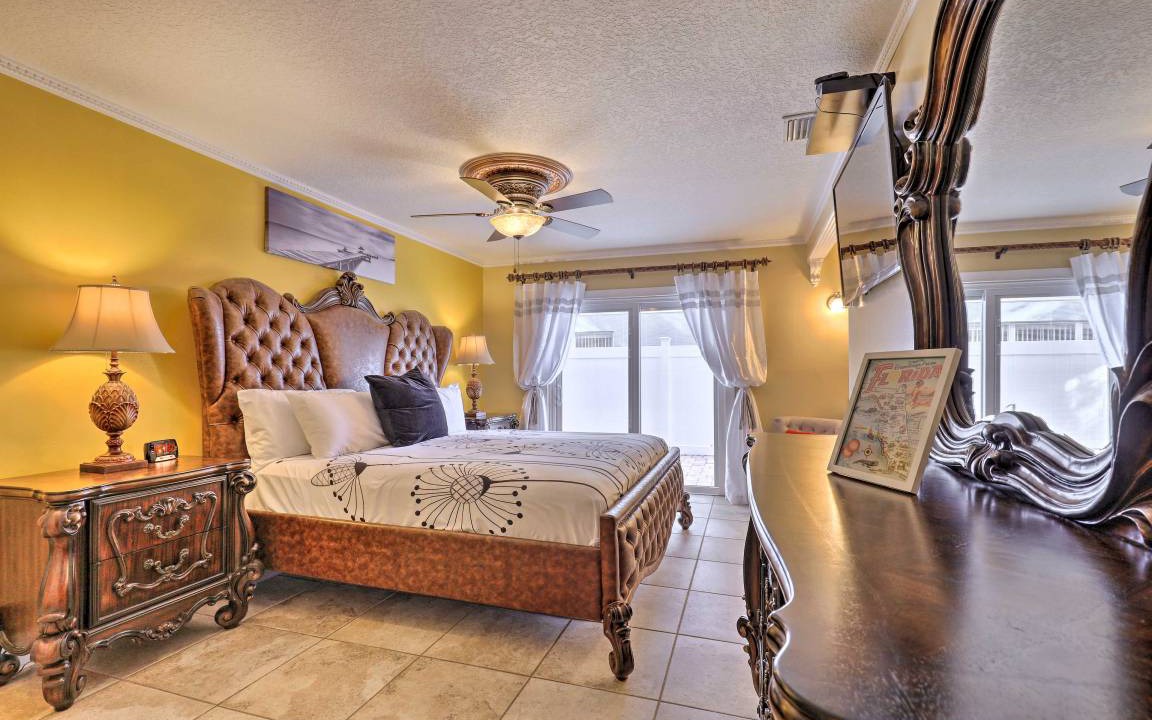 Photo of Bedroom in Bearss Plaza
