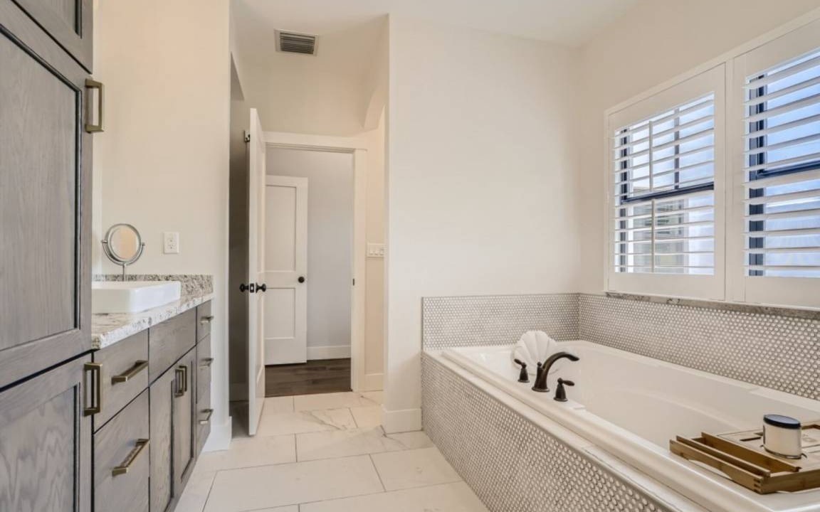 Photo of Bathroom in Flamingo Parks