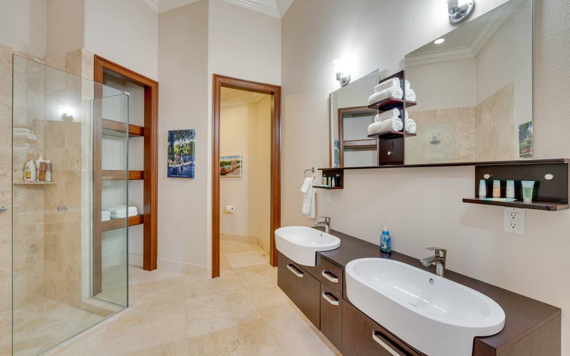 Photo of Bathroom in Groveland