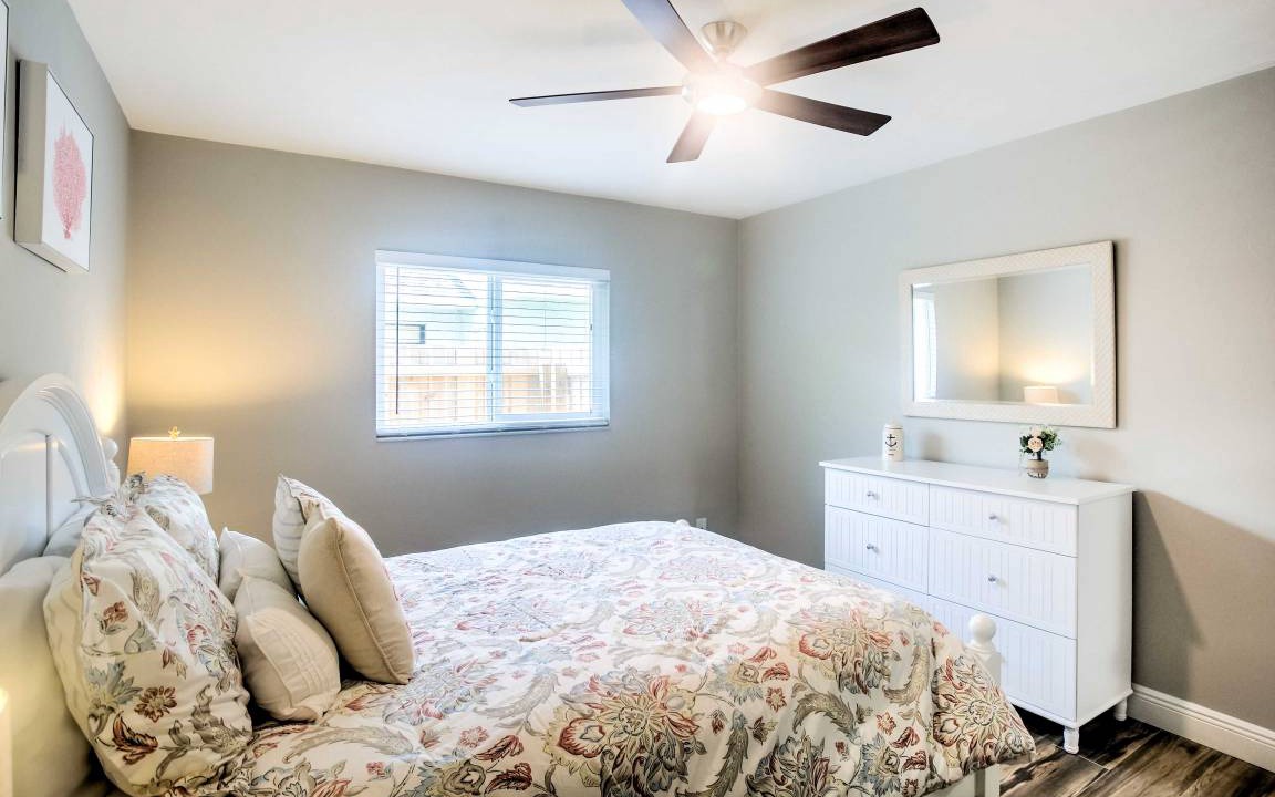 Photo of Bedroom in Naples Park