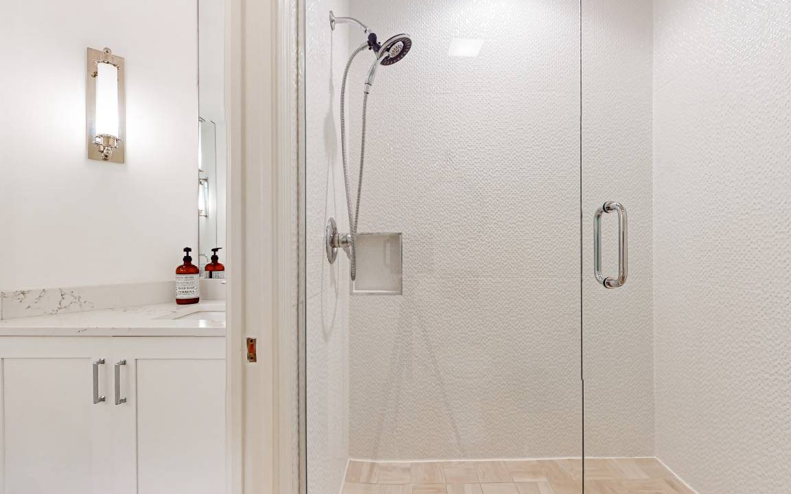 Photo of Bathroom in Vanderbilt Beach