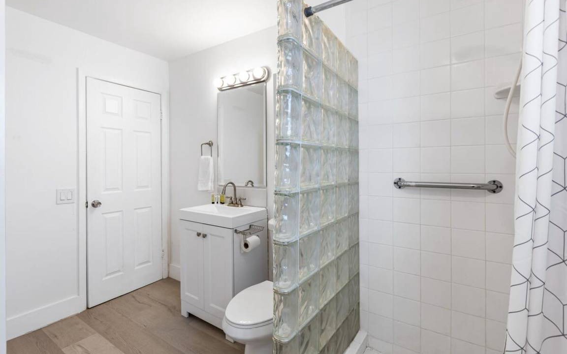 Photo of Bathroom in Victoria Park