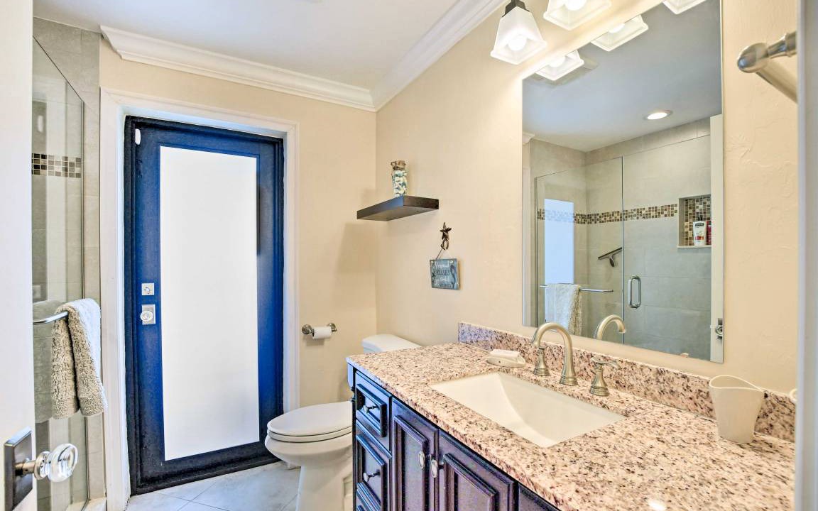 Photo of Bathroom in Caloosahatchee