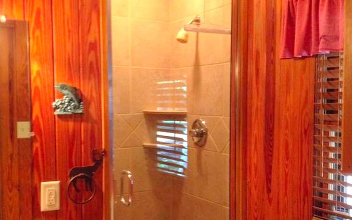 Photo of Bathroom in Edgar