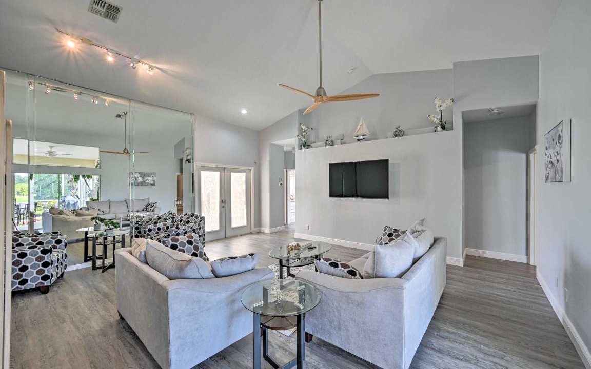 Photo of Livingroom in Falcons Glen