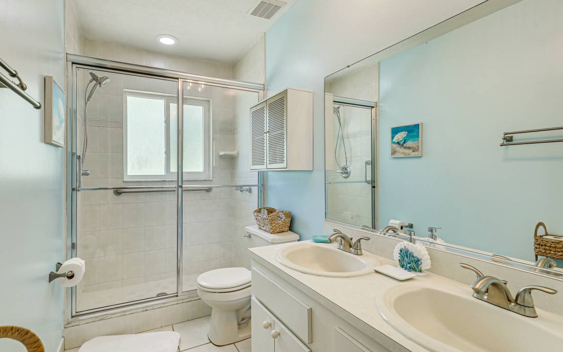 Photo of Bathroom in Valrico