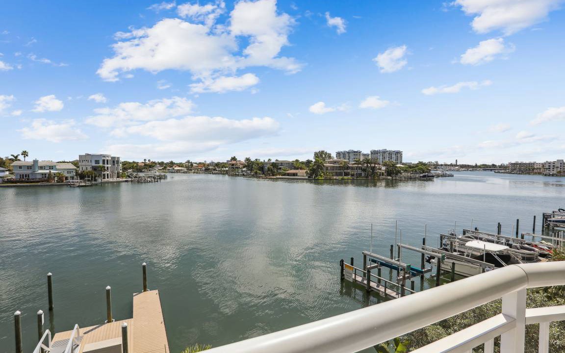 Photo of Patio Balcony in Treasure Island