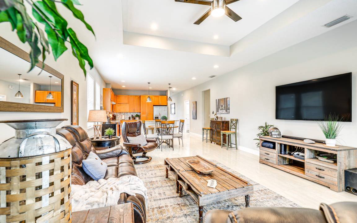 Photo of Livingroom in Carver City - Lincoln Gardens