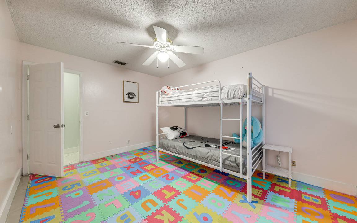 Photo of Bedroom in Sandalfoot Cove
