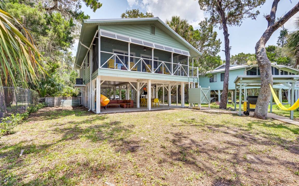 Photo of Buildings in Crystal River