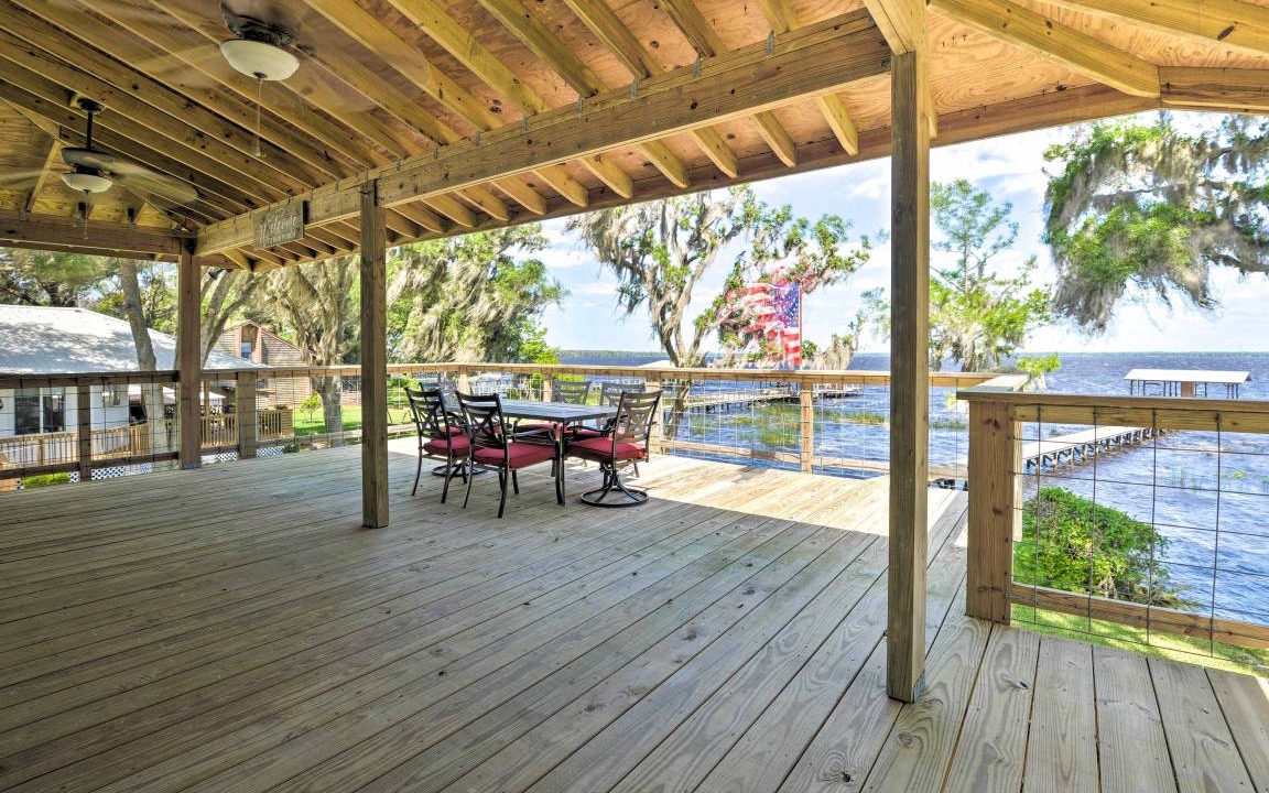 Photo of Patio Balcony in Crescent City