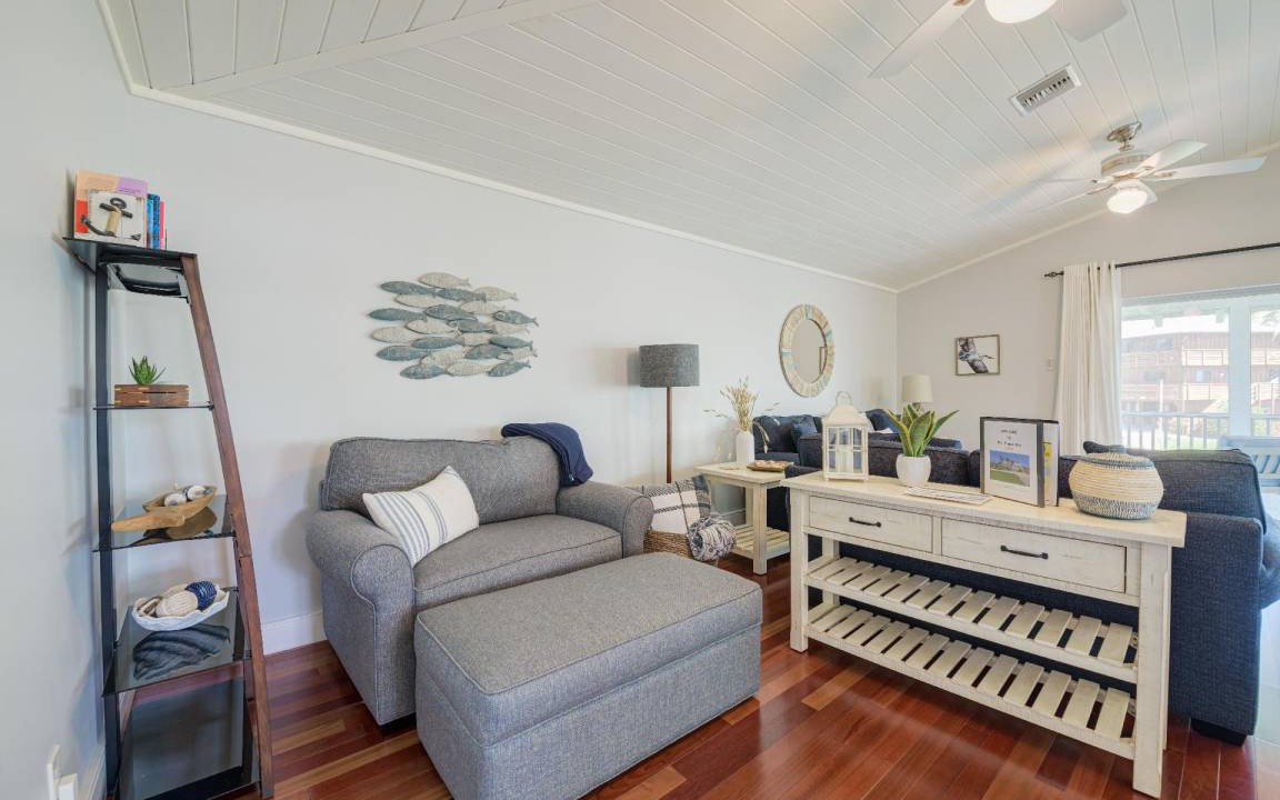 Photo of Livingroom in Bokeelia