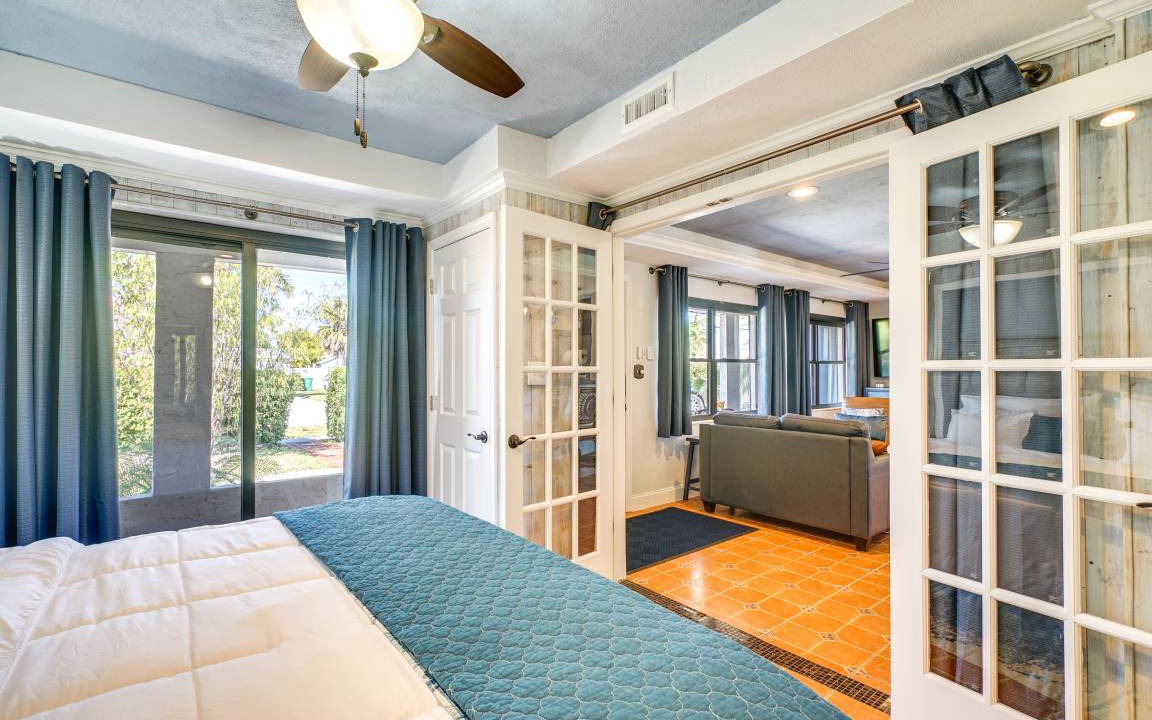 Photo of Bedroom in Edgewater