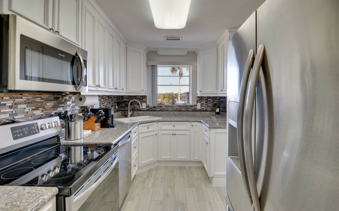 Photo of Kitchen in Harbor Oaks