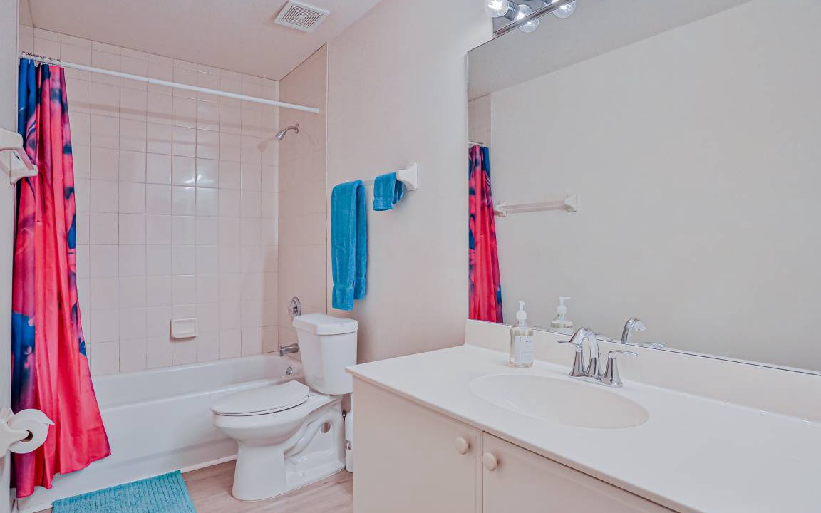 Photo of Bathroom in Vanderbilt Beach