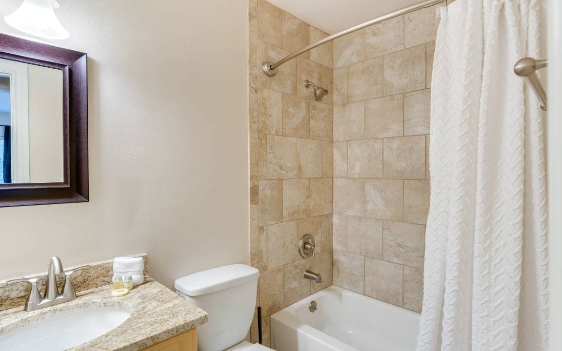 Photo of Bathroom in Gulf Gate Estates