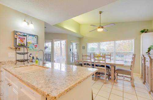 Photo of Kitchen in Weeki Wachee Gardens