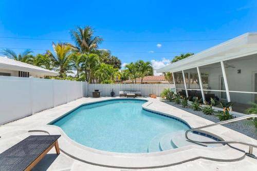 Photo of Others in Dolphin Isles